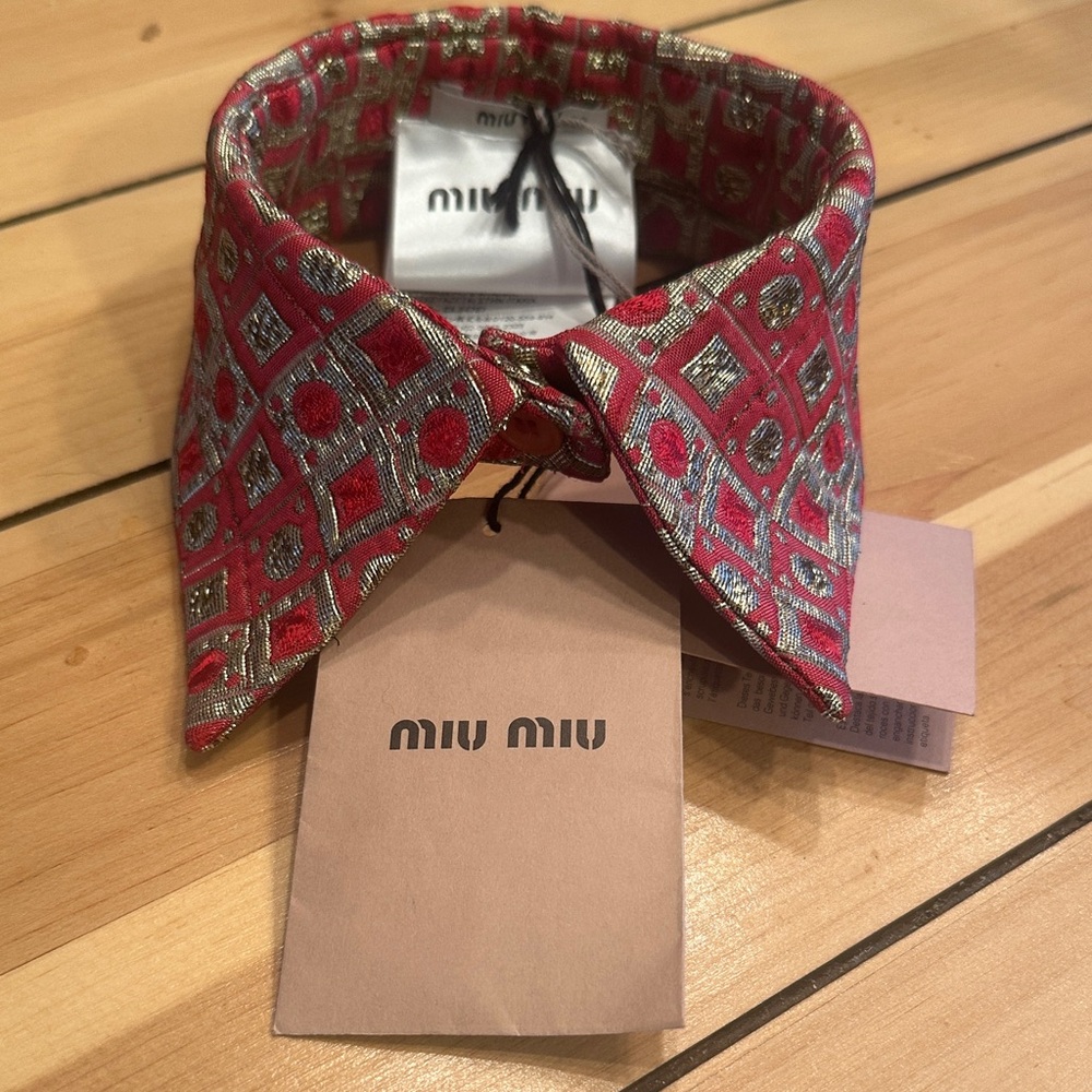 Miu Miu collar